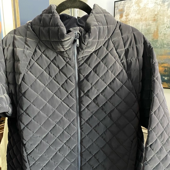 Athleta Whisper Featherless Luxe Navy quilted jacket. - Picture 1 of 11